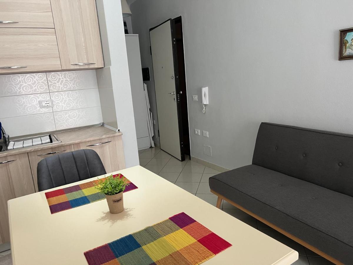 Emi Sol Apartment Vlorë Екстериор снимка